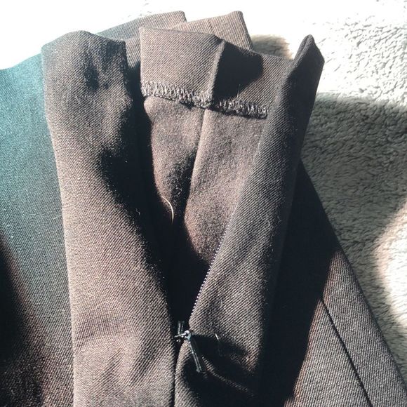 Banana Republic NWT sz 4 black narrow leg, ankle zippers, no pockets, pants - Picture 7 of 10